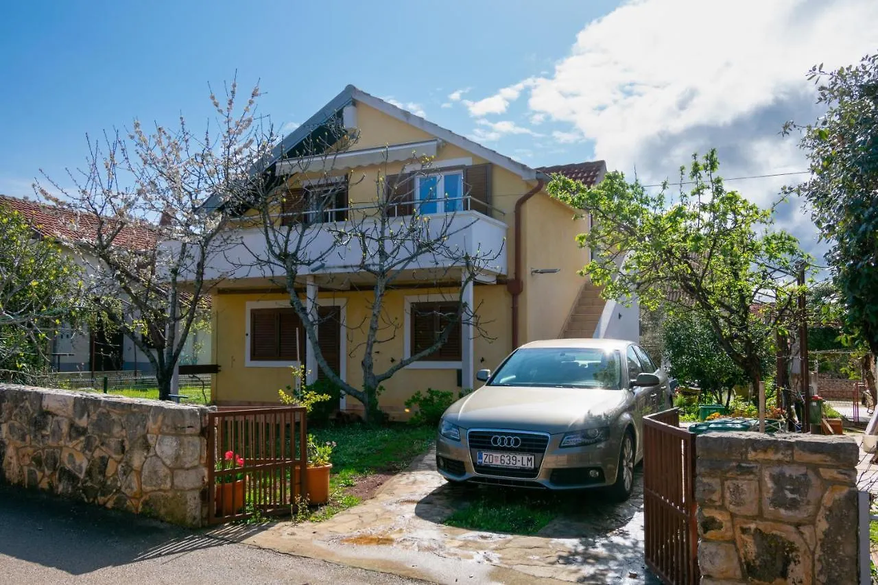 Apartments With A Parking Space Ugljan - 19234 Croatie